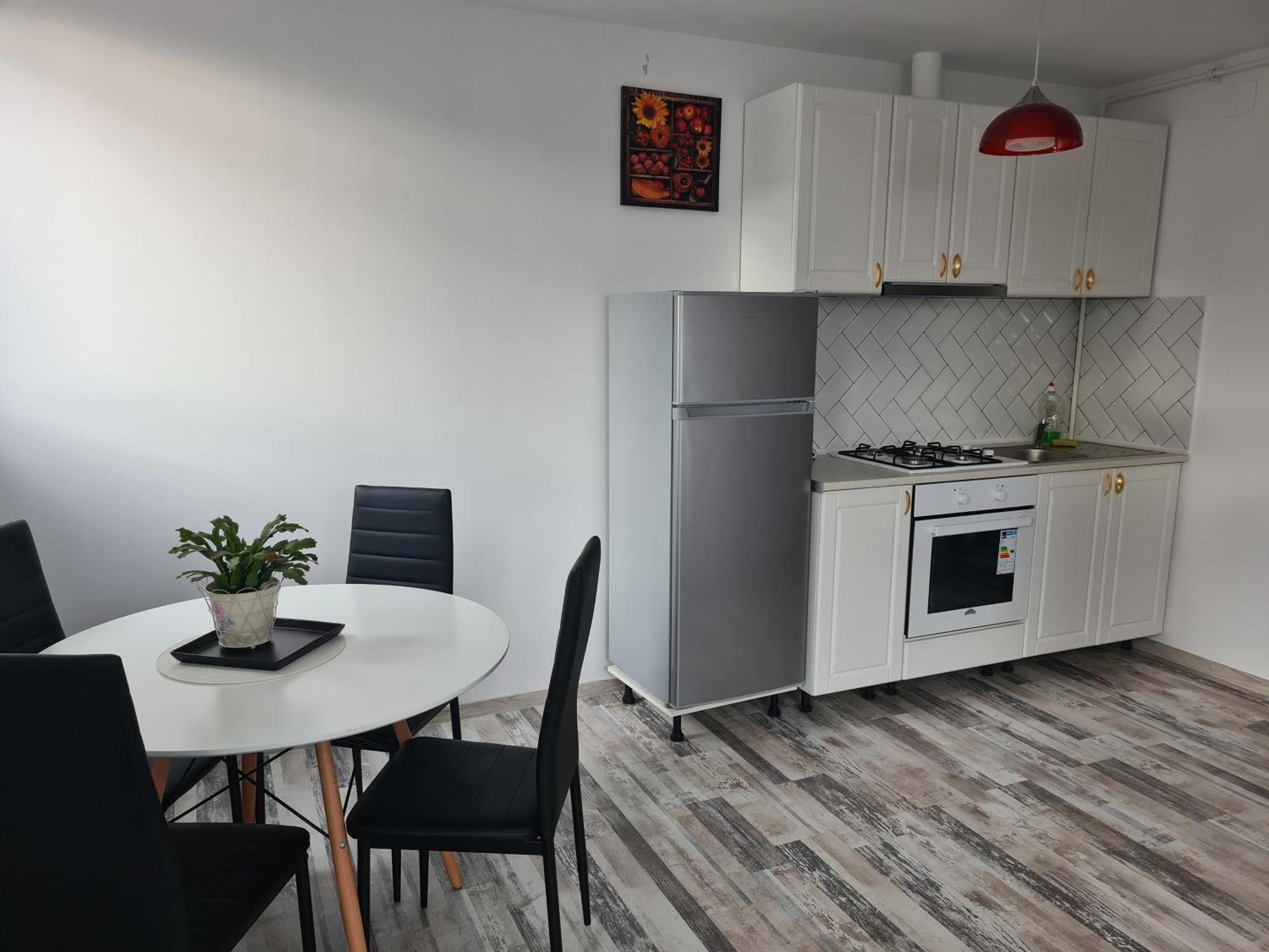Luxury Apartments Mall Area Bacau Exterior photo